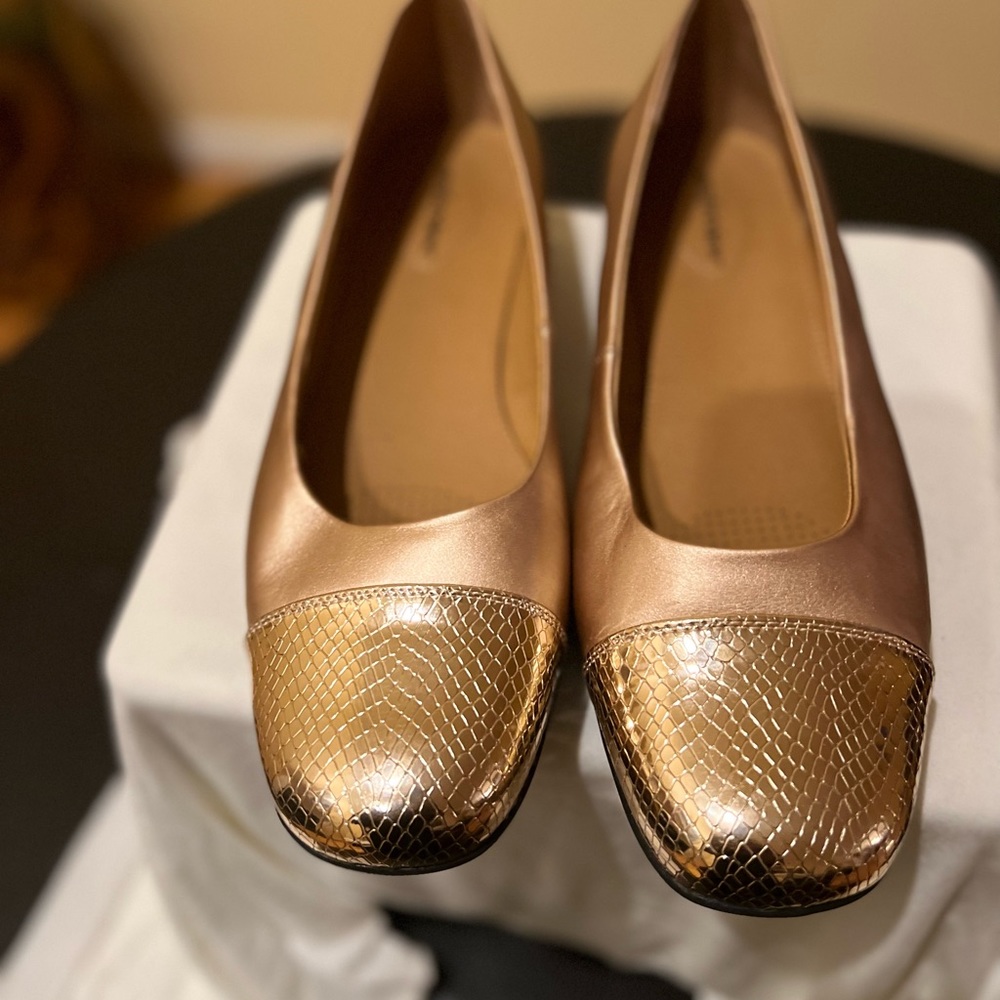 Gold flats! Size 12 Excellent Condition